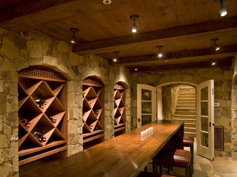 地下室潮湿：原因和好色先生TV成人